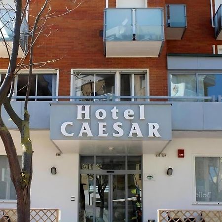 פסארו Hotel Caesar מראה חיצוני תמונה