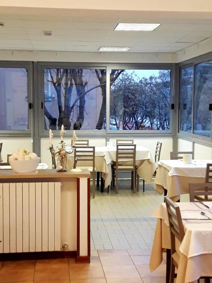 פסארו Hotel Caesar מראה חיצוני תמונה
