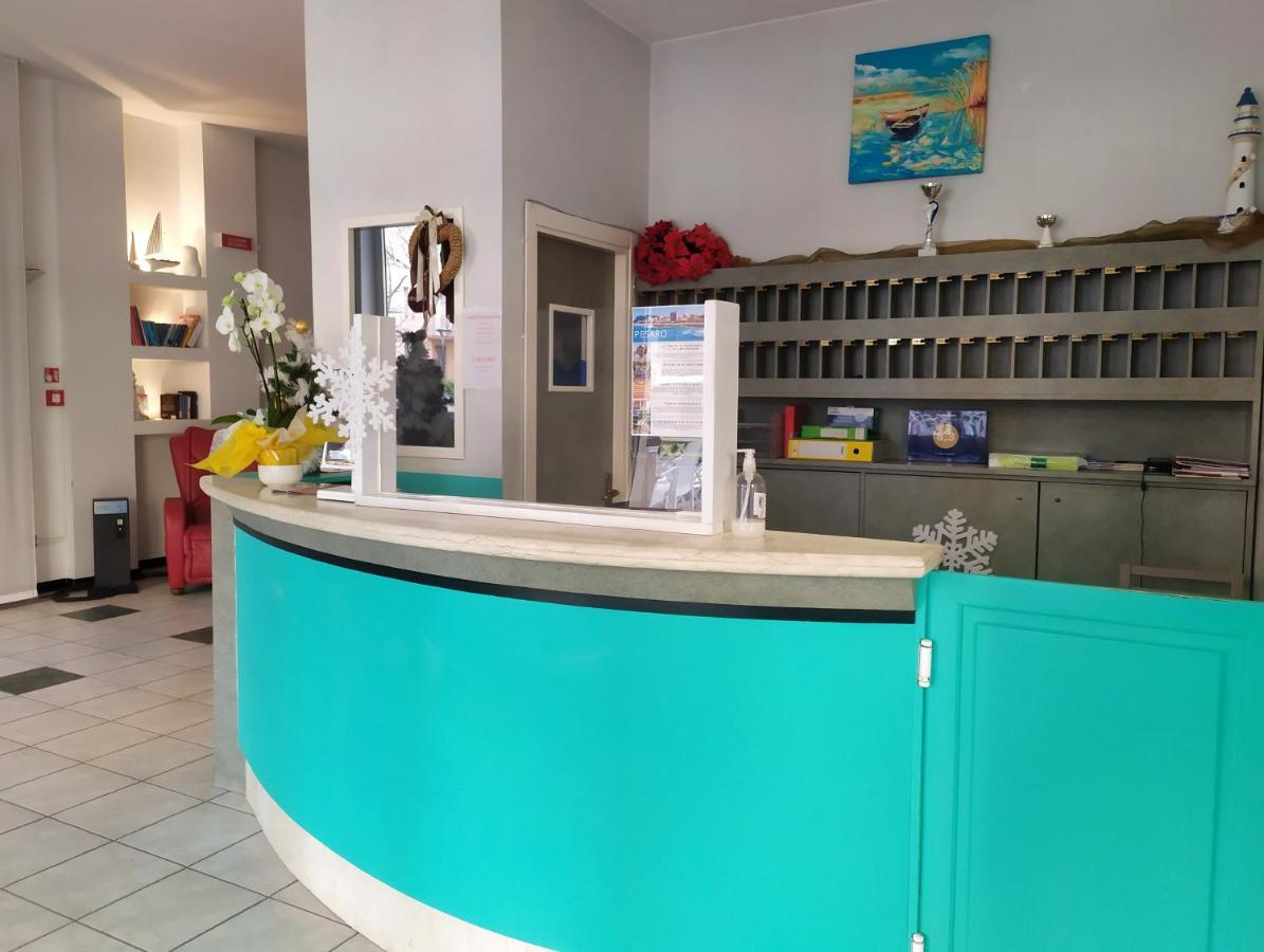 פסארו Hotel Caesar מראה חיצוני תמונה