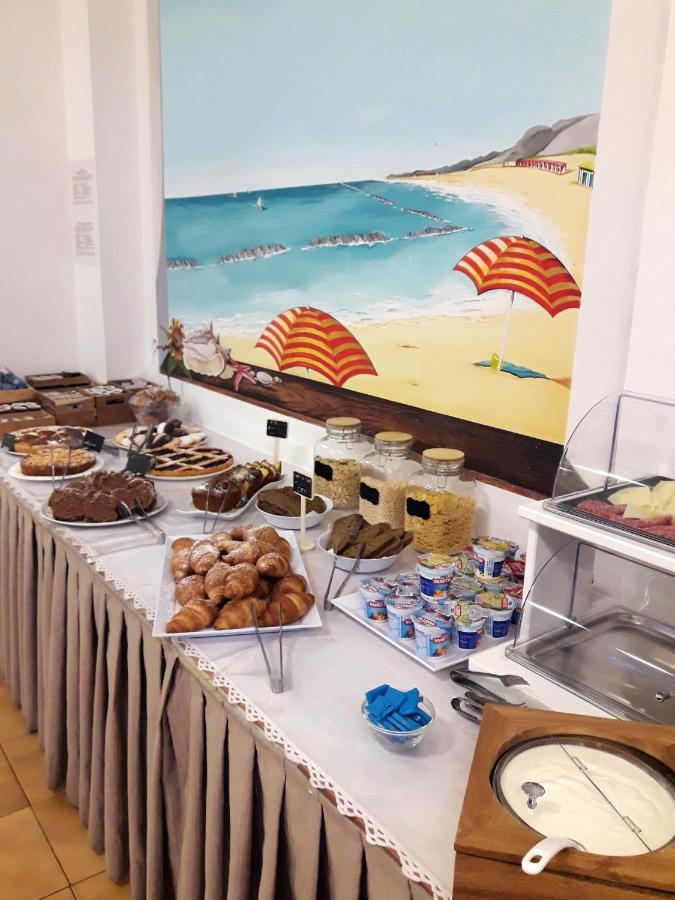 פסארו Hotel Caesar מראה חיצוני תמונה