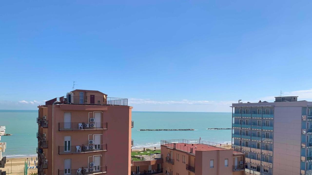 פסארו Hotel Caesar מראה חיצוני תמונה