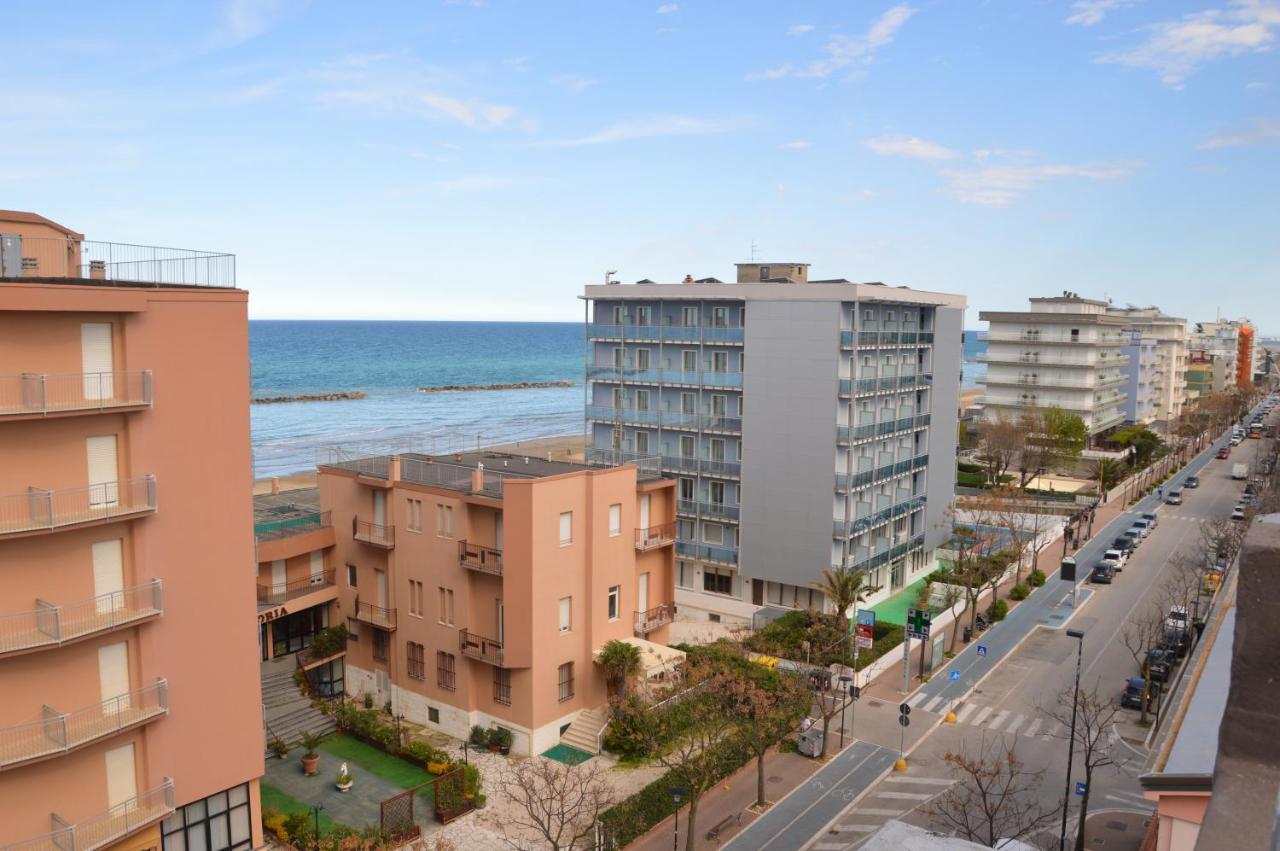 פסארו Hotel Caesar מראה חיצוני תמונה