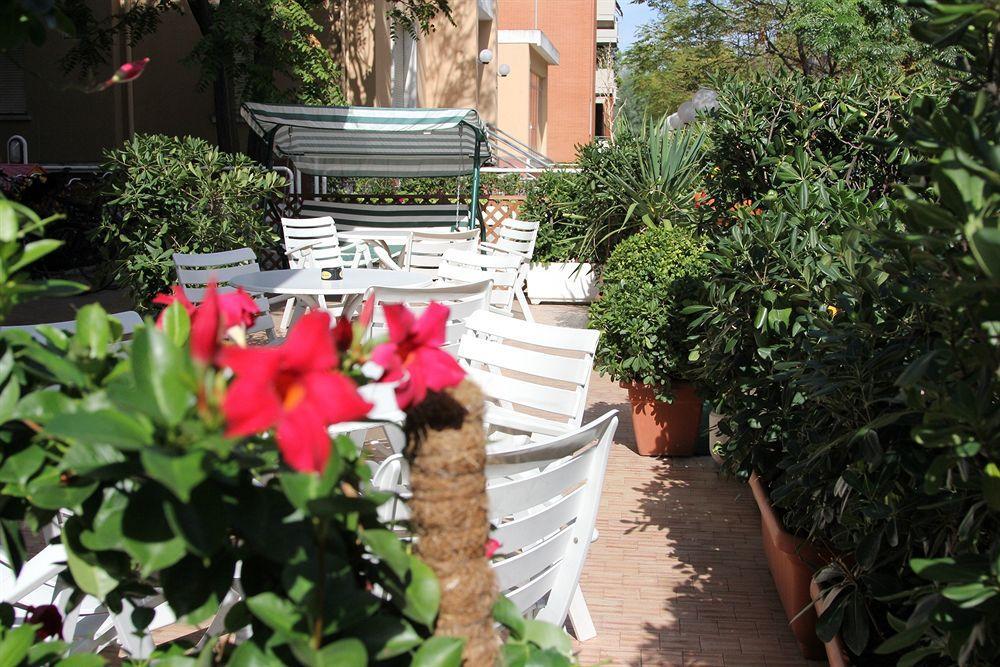 פסארו Hotel Caesar מראה חיצוני תמונה
