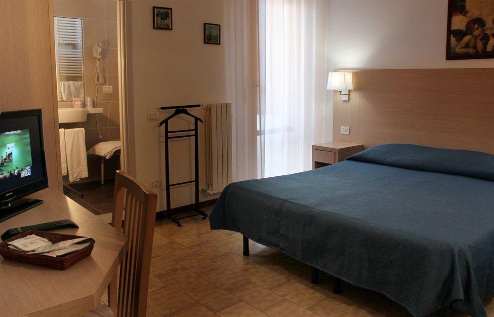 פסארו Hotel Caesar מראה חיצוני תמונה