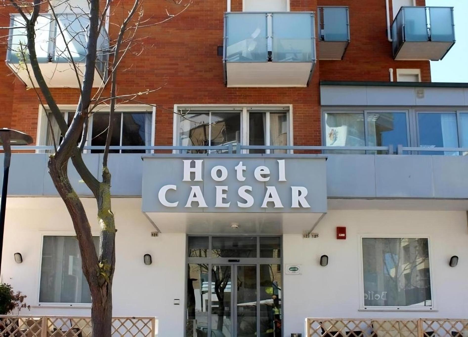 פסארו Hotel Caesar מראה חיצוני תמונה