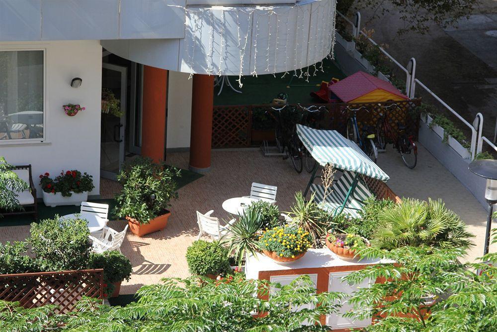פסארו Hotel Caesar מראה חיצוני תמונה