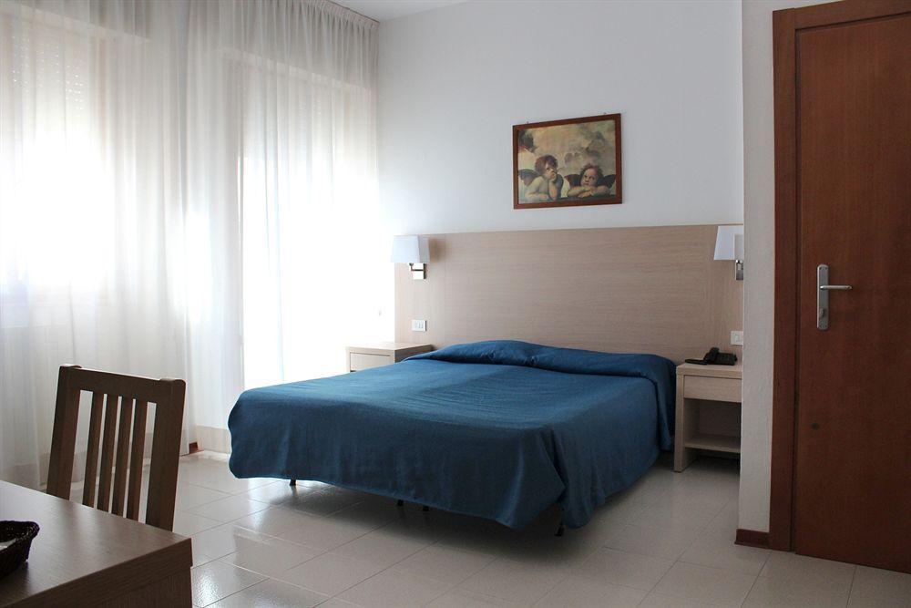 פסארו Hotel Caesar מראה חיצוני תמונה