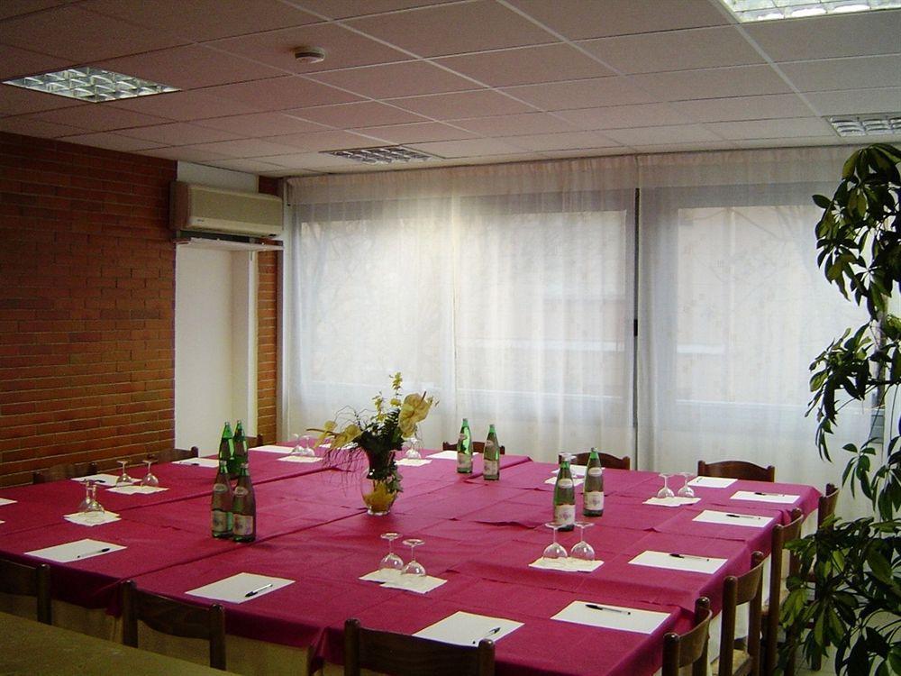 פסארו Hotel Caesar מראה חיצוני תמונה