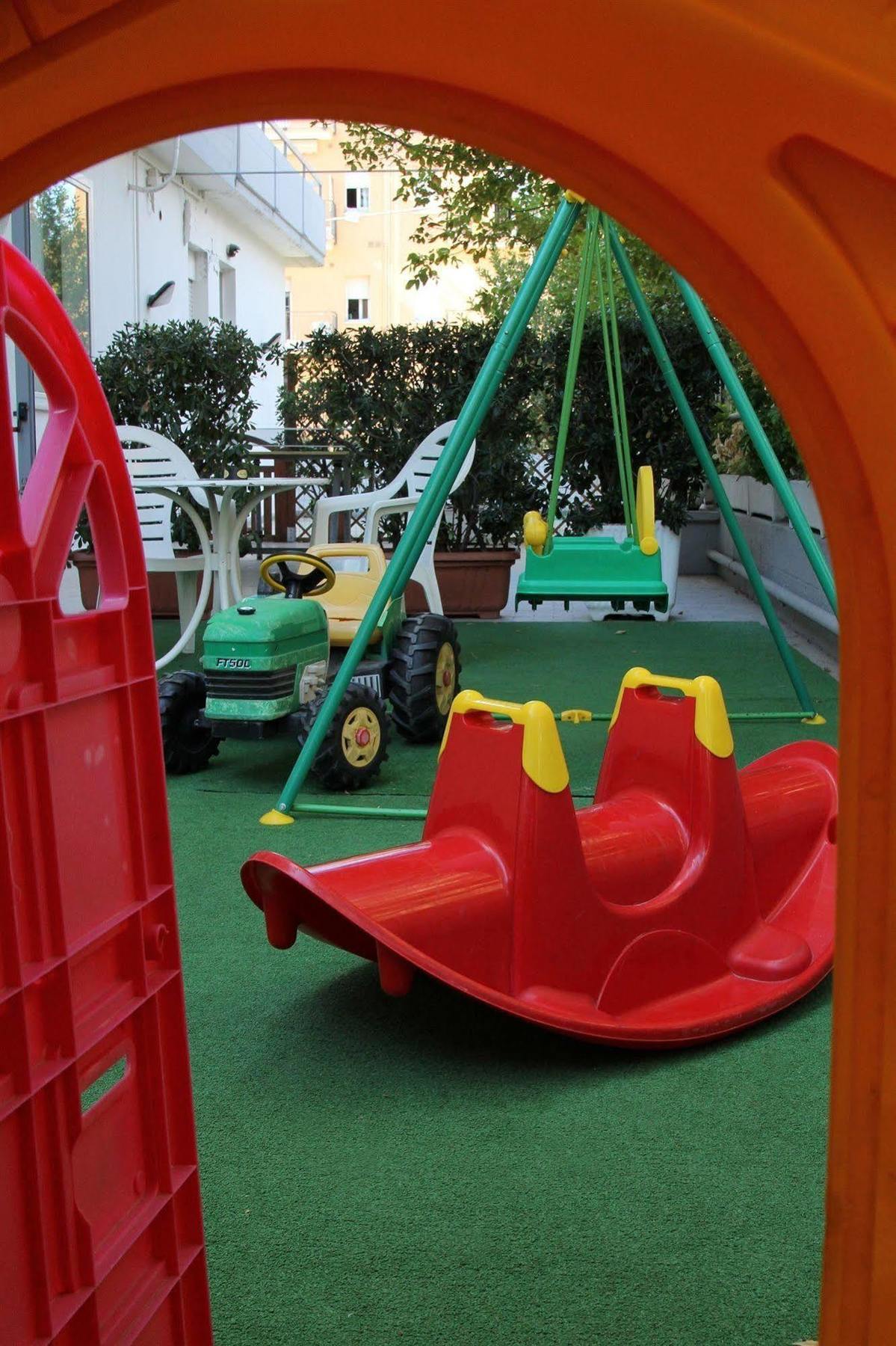 פסארו Hotel Caesar מראה חיצוני תמונה